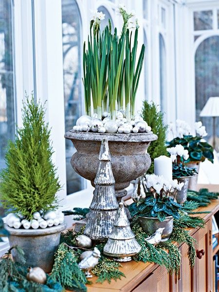 Decorating With Urns {Christmas Edition} 