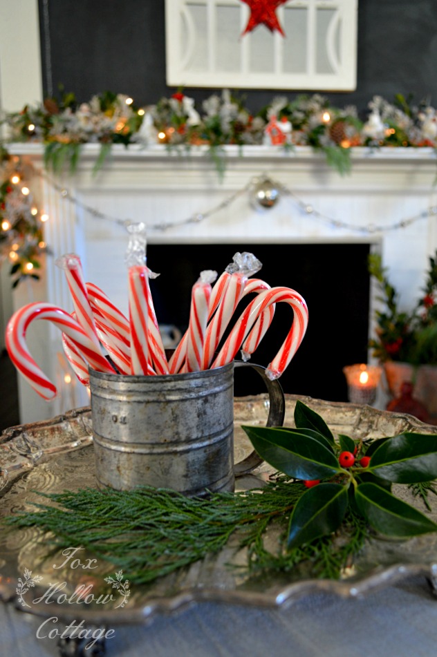 Christmas Mantel - Candy Cane, Natural Greens