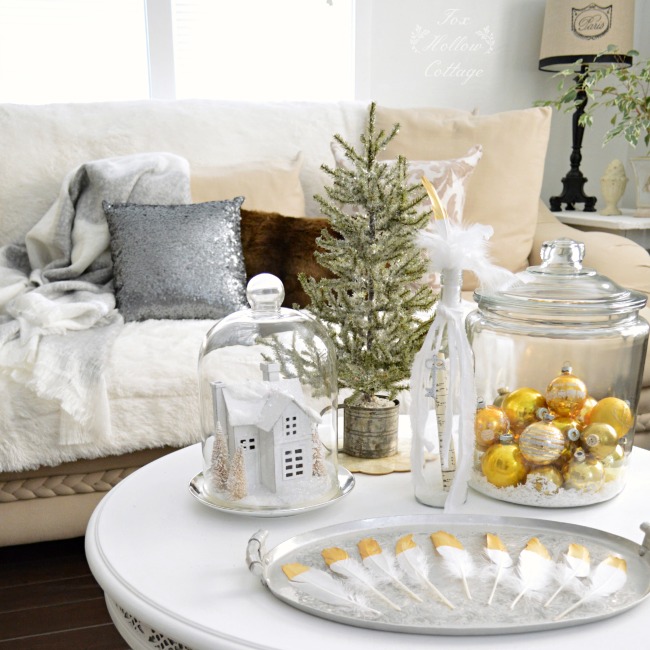 Christmas-Winter-Living-Room-Decorating-with-Gold-and-White