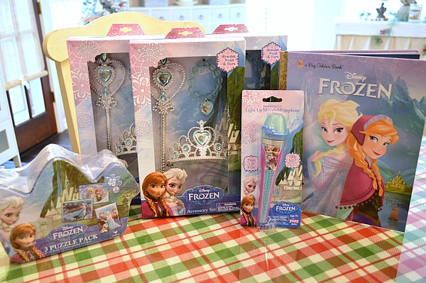 Frozen finds will make for happy little girls on Christmas morning! #bestgiftever