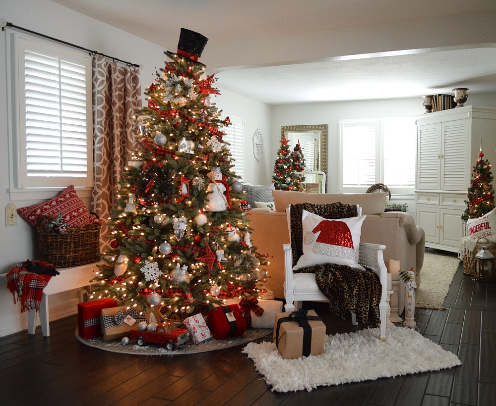 Cottage Christmas Home Tour with Country Living  Fox Hollow Cottage