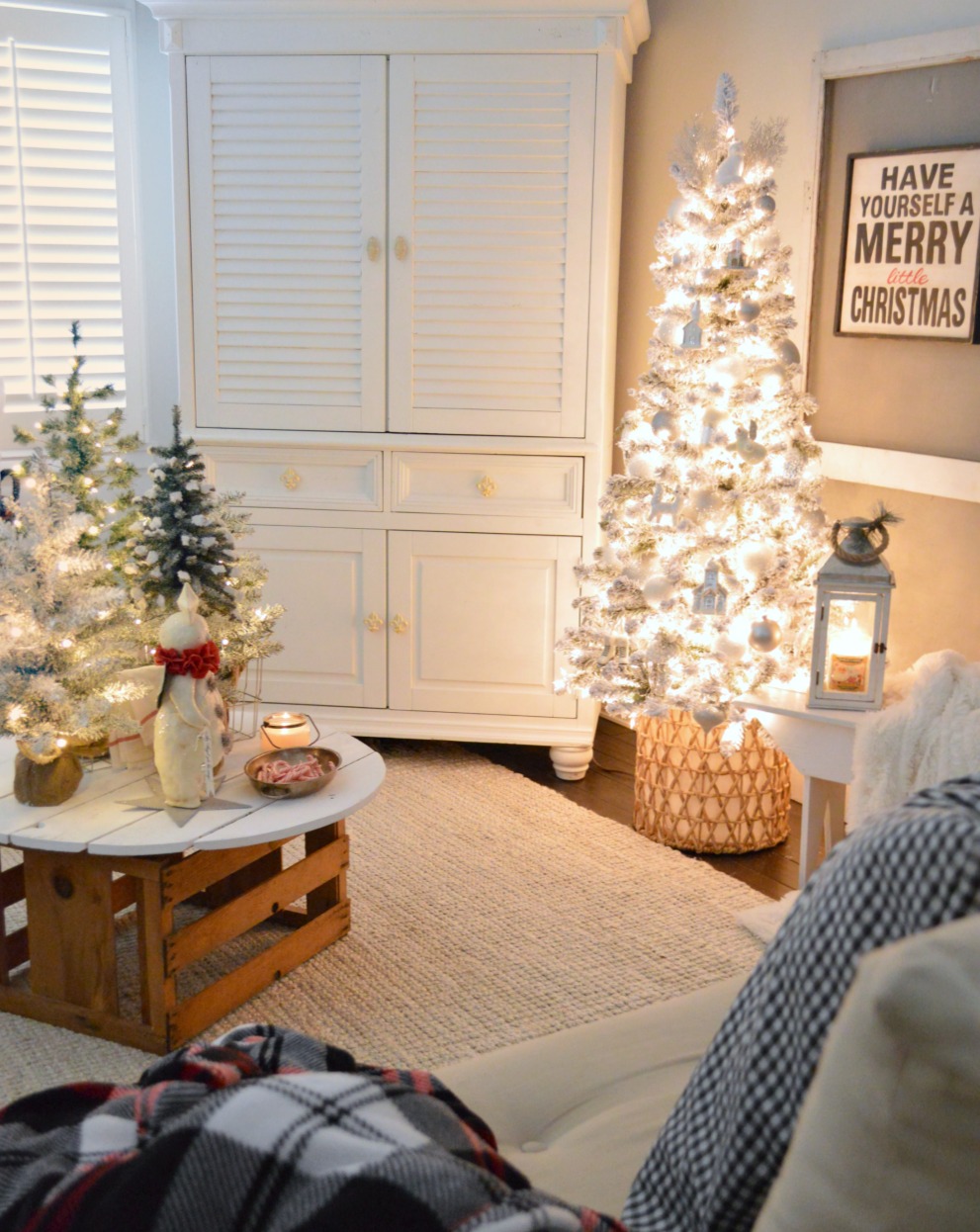 Have Yourself A Merry Little Christmas. Fox Hollow Cottage Holiday, vintage screen, flocked all white Xmas tree