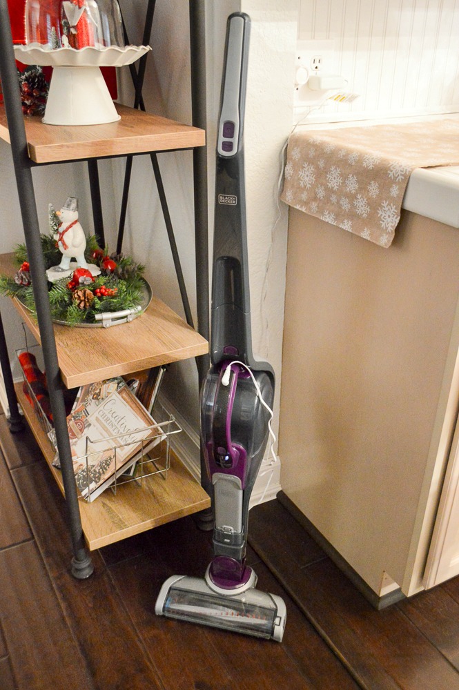 merry-messes-blackdecker-cordless-stick-vac-vacuum-features-cleaning-clean-housekeeping