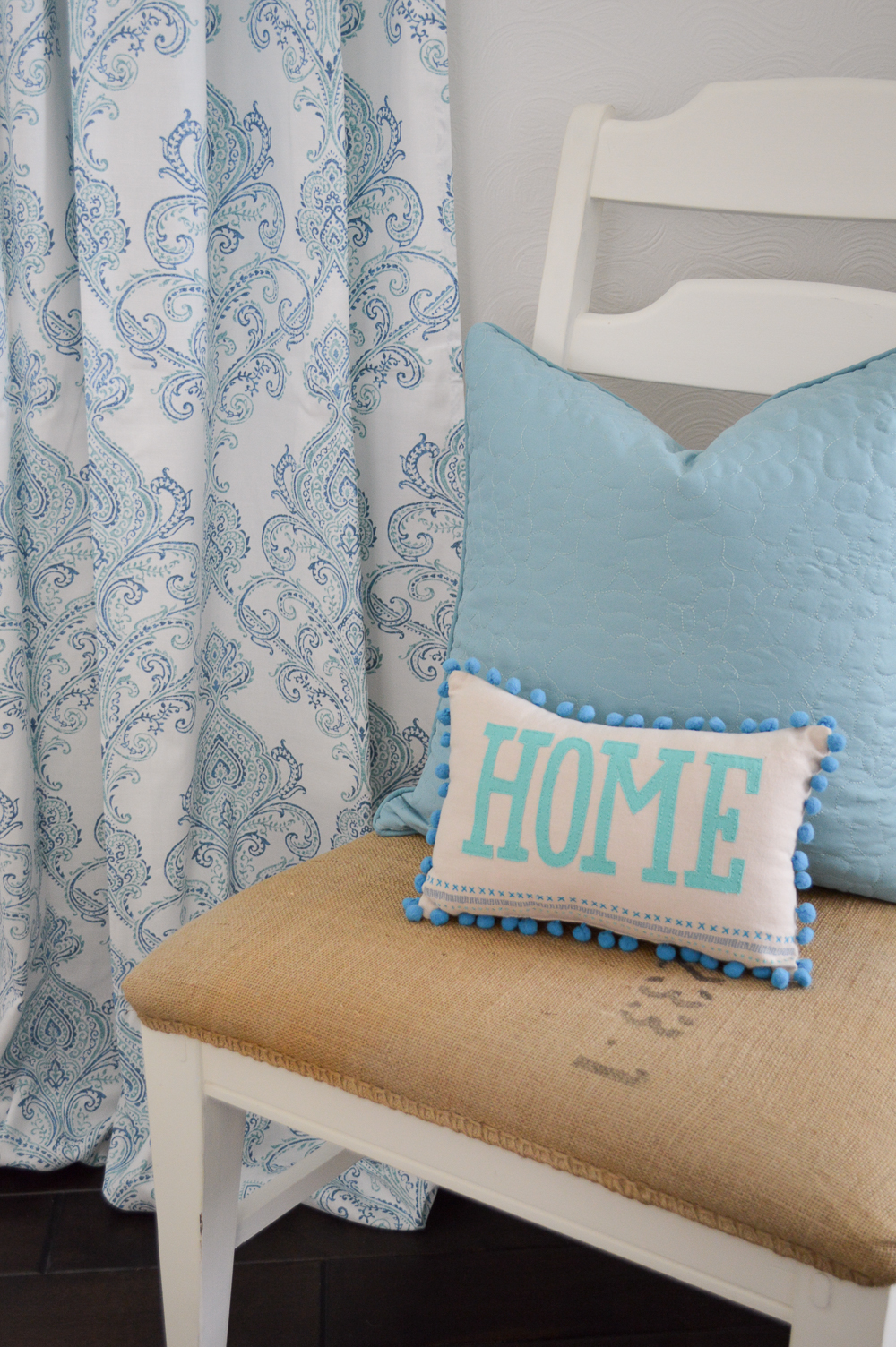 I'm bringing aqua back to my cottage home, for an airy coastal feel. Aqua Blue Cottage Home Decorating Ideas at Fox Hollow Cottage blog - www.foxhollowcottage.com