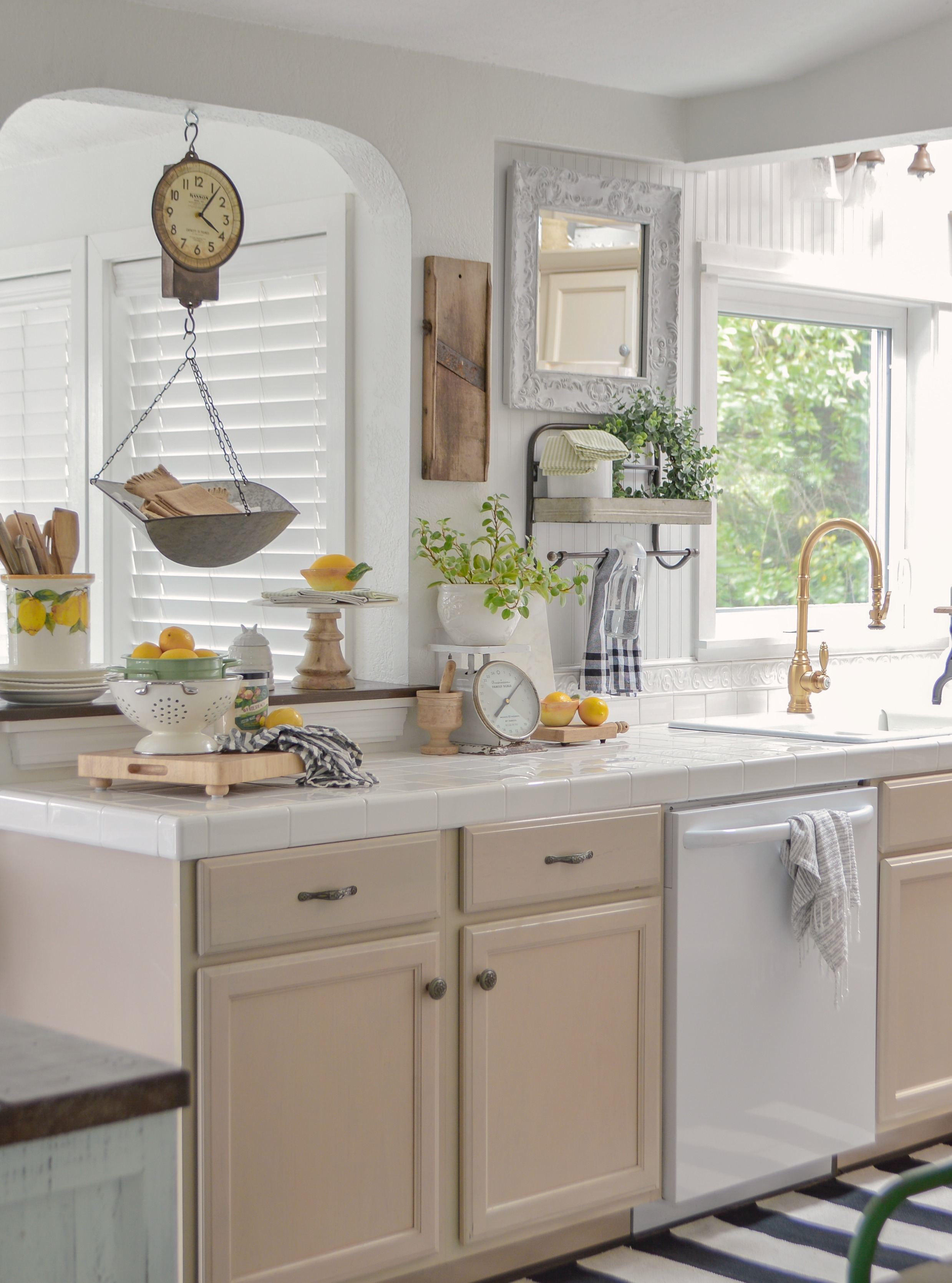 11 Simple Kitchen Decorating Ideas - The Sommer Home