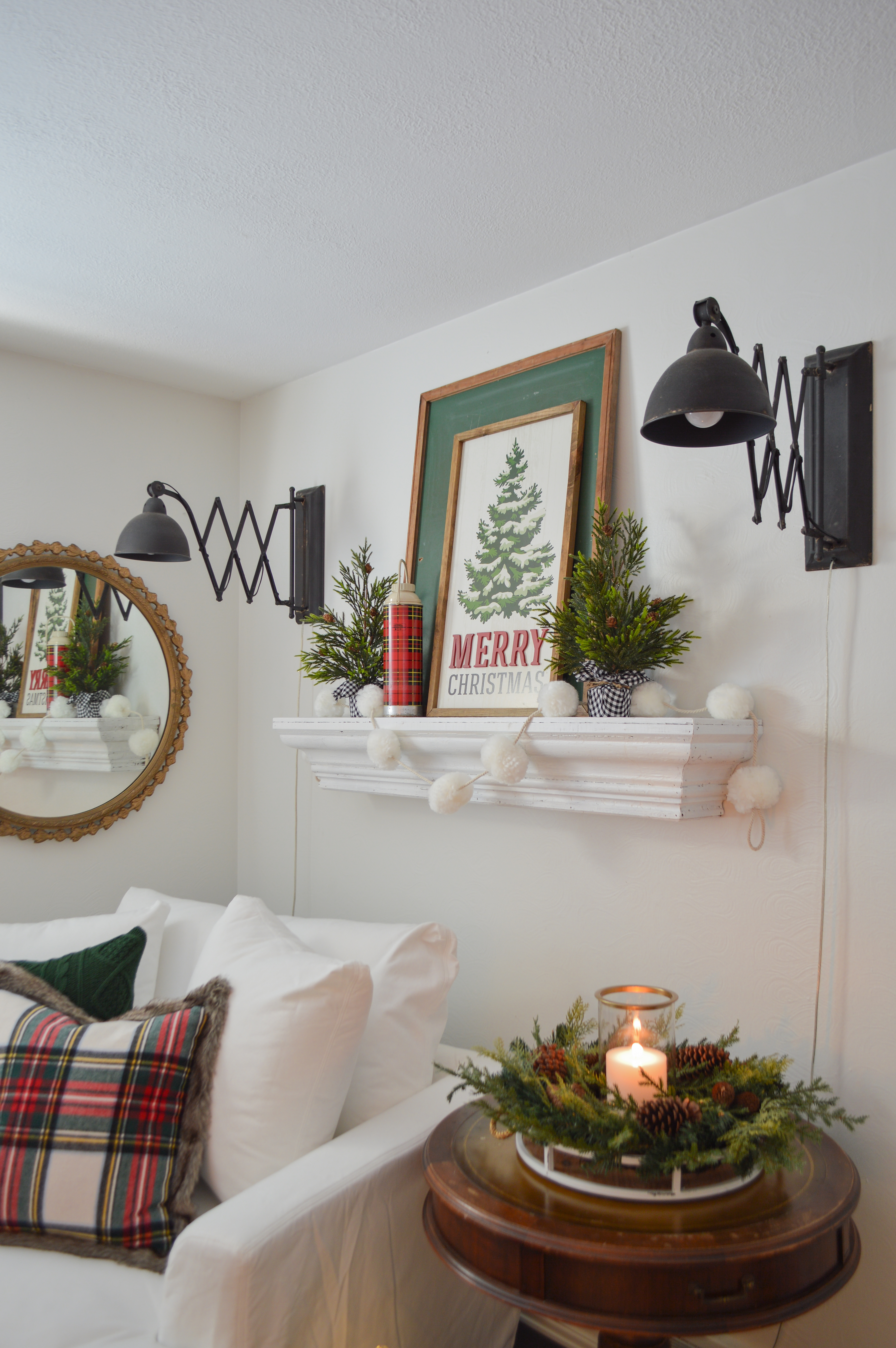 Holiday Housewalk Merry Christmas Home Tour - Cozy little 1920's cottage home decorated for Christmastime - full of affordable, easy ideas, vintage finds and DIY projects! #holidayhousewalk #christmashometour #cozychristmas #cottagechristmas #farmhousechristmas