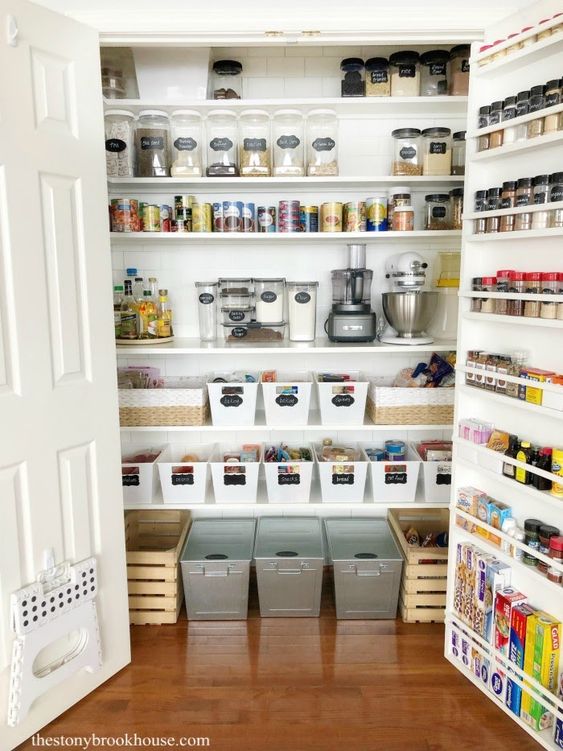 20 DIY Pantry Makeovers With Organizing Tips And Storage Ideas Fox ...